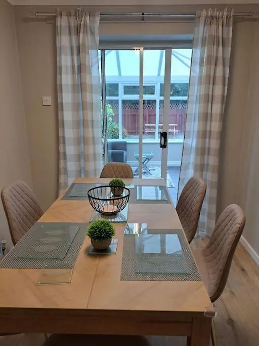 Vila Modern Living In Hull Kingston upon Hull